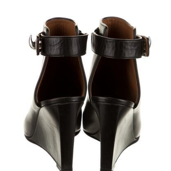 GIVENCHY TOOTH LOCK PEEP TOE BLACK LEATHER BOOTIES - Picture 3 of 3